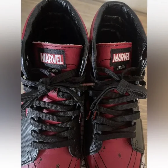 Vans Sk8-Hi (Marvel) DeadPool/Red/Black Sneakers, Men’s Size 7
